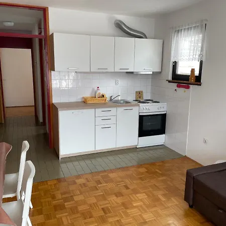 Retro Kaninska Vas Lägenhet Bovec