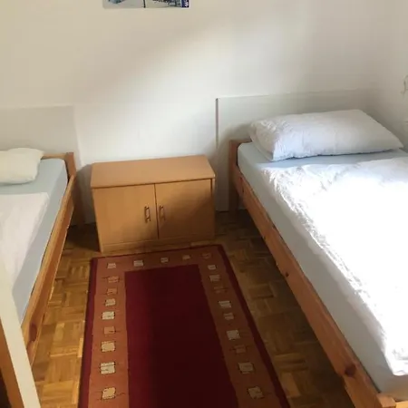 Lägenhet Retro Kaninska Vas