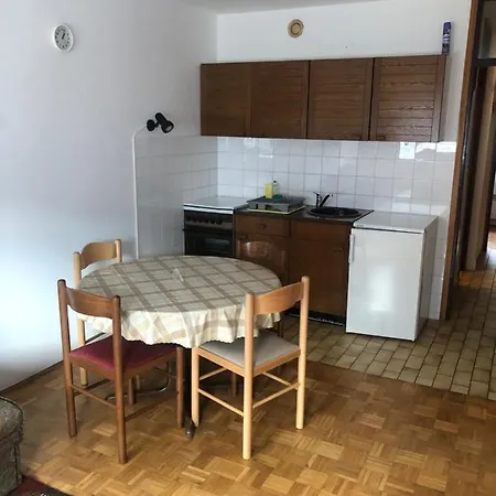 Retro Kaninska Vas Daire Bovec